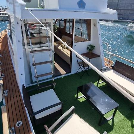 Hotel Charming Boat House In Barcelona With Big Terrace And Solarium Sant Adria de Besos Exteriér fotografie