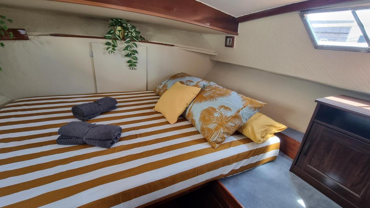 Hotel Charming Boat House In Barcelona With Big Terrace And Solarium Sant Adria de Besos Exteriér fotografie