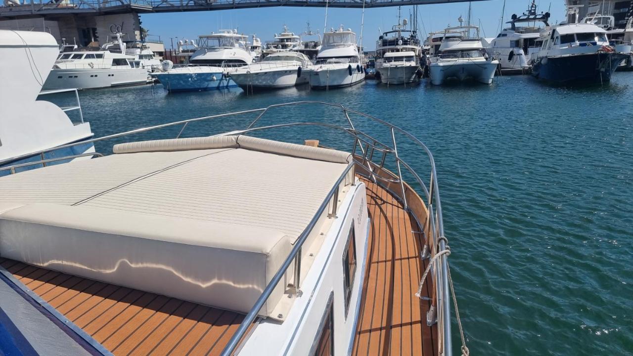 Hotel Charming Boat House In Barcelona With Big Terrace And Solarium Sant Adria de Besos Exteriér fotografie