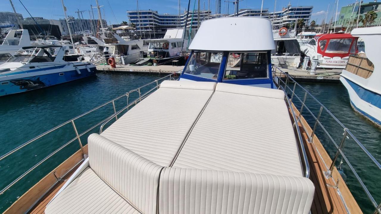 Hotel Charming Boat House In Barcelona With Big Terrace And Solarium Sant Adria de Besos Exteriér fotografie