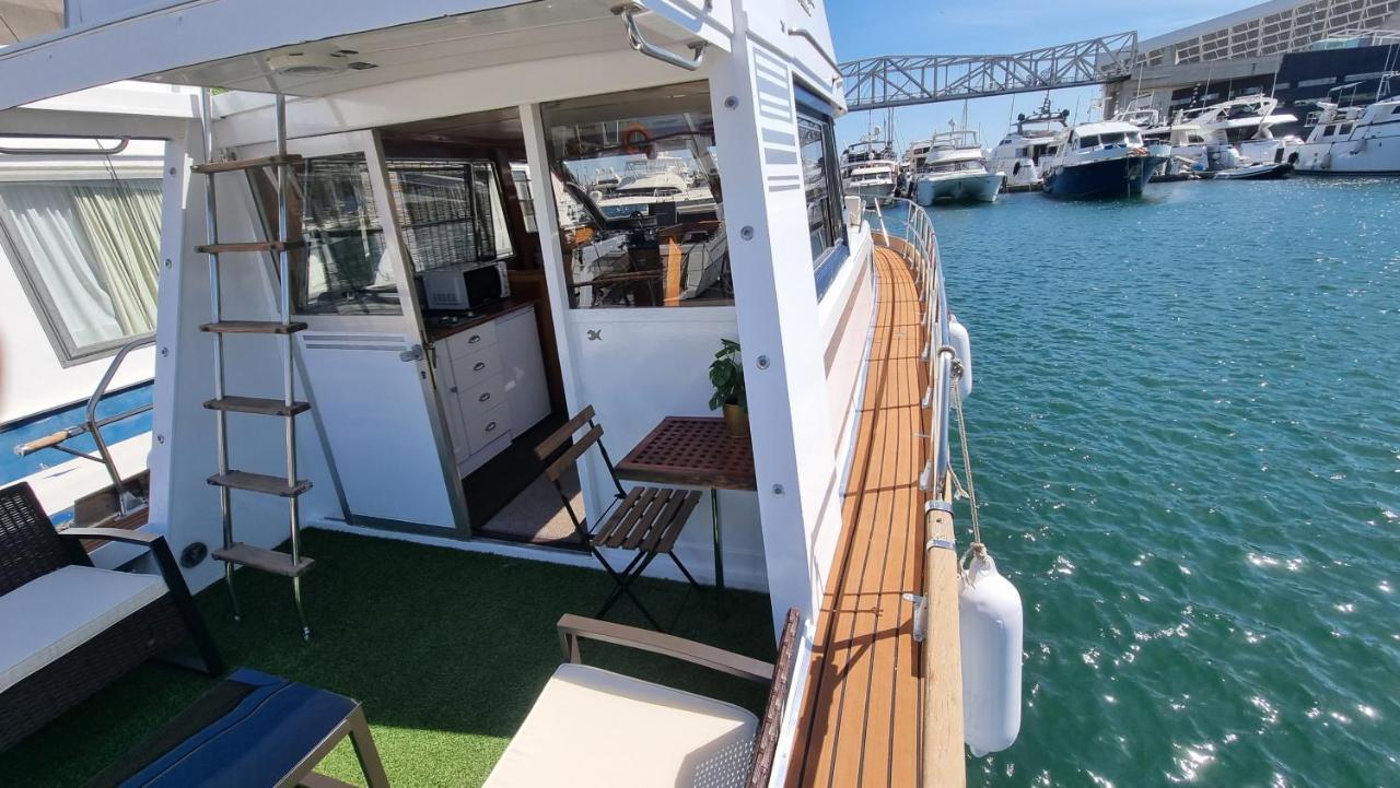 Hotel Charming Boat House In Barcelona With Big Terrace And Solarium Sant Adria de Besos Exteriér fotografie